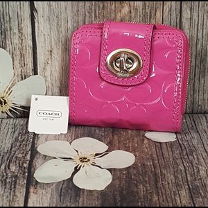 SOLD! NWT! Coach Turnlock Embossed Patent Wallet